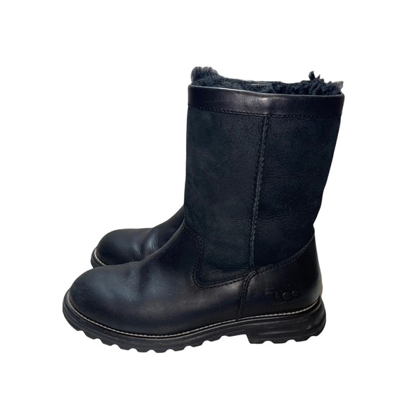 UGG Riverton Black Woman Shoes Size 7 - Picture 7 of 9